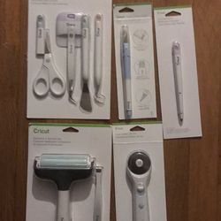 CRICUT Machine Tool Bundle