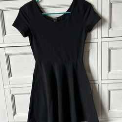 Forever 21 XS Black Dress 