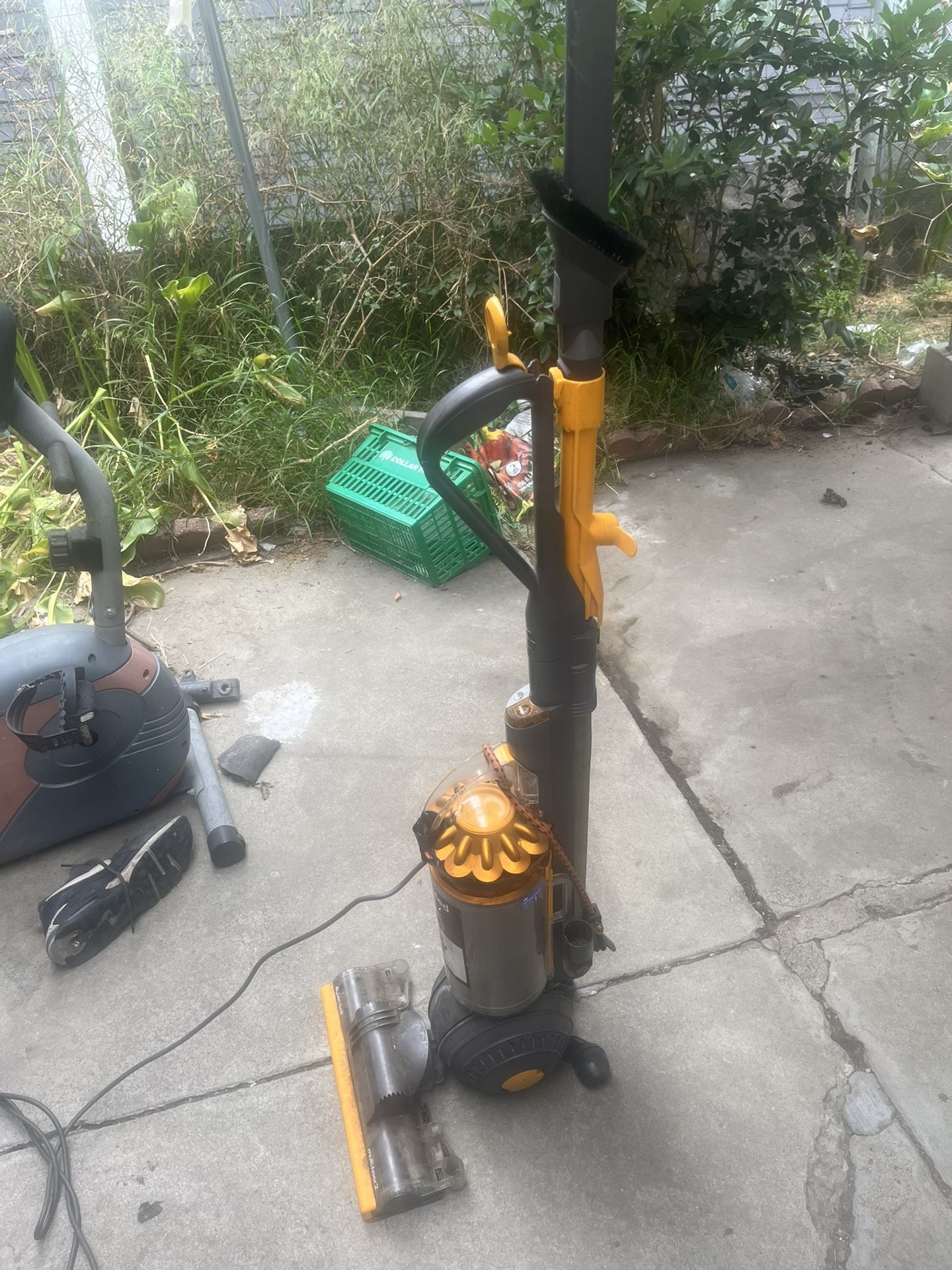 Dyson Vacuum 
