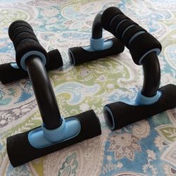Preowned Nike Push-Up Grips Portable/Lightweight, Light Blue & Black, Pair

