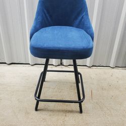 New Barstool / Bancos Nuevo