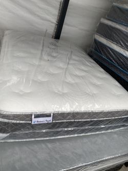 Queen Pillow Top Mattress Brand New Message Me With Any Questions