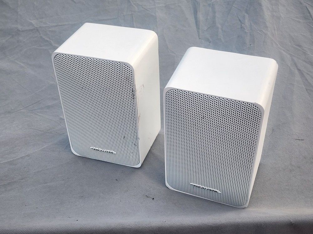 Realistic Minimus 77 Home Stereo Shelf Speakers