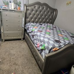 Queen Size Bed frame + dresser