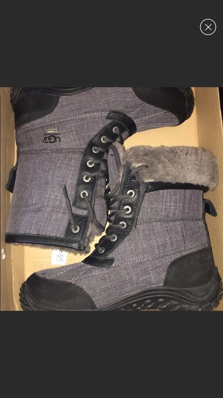 Adirondack uggs boots size 9.5