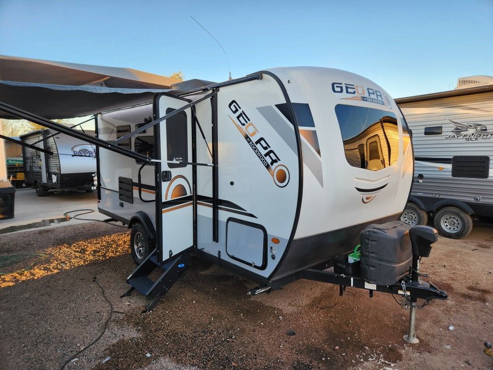 Rockwood geo pro 19ft bunkbed trailer off grid lightweight