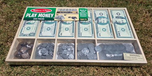 Melissa & Doug Play Money Set - Educational Toy with Paper Bills and Plastic Coins