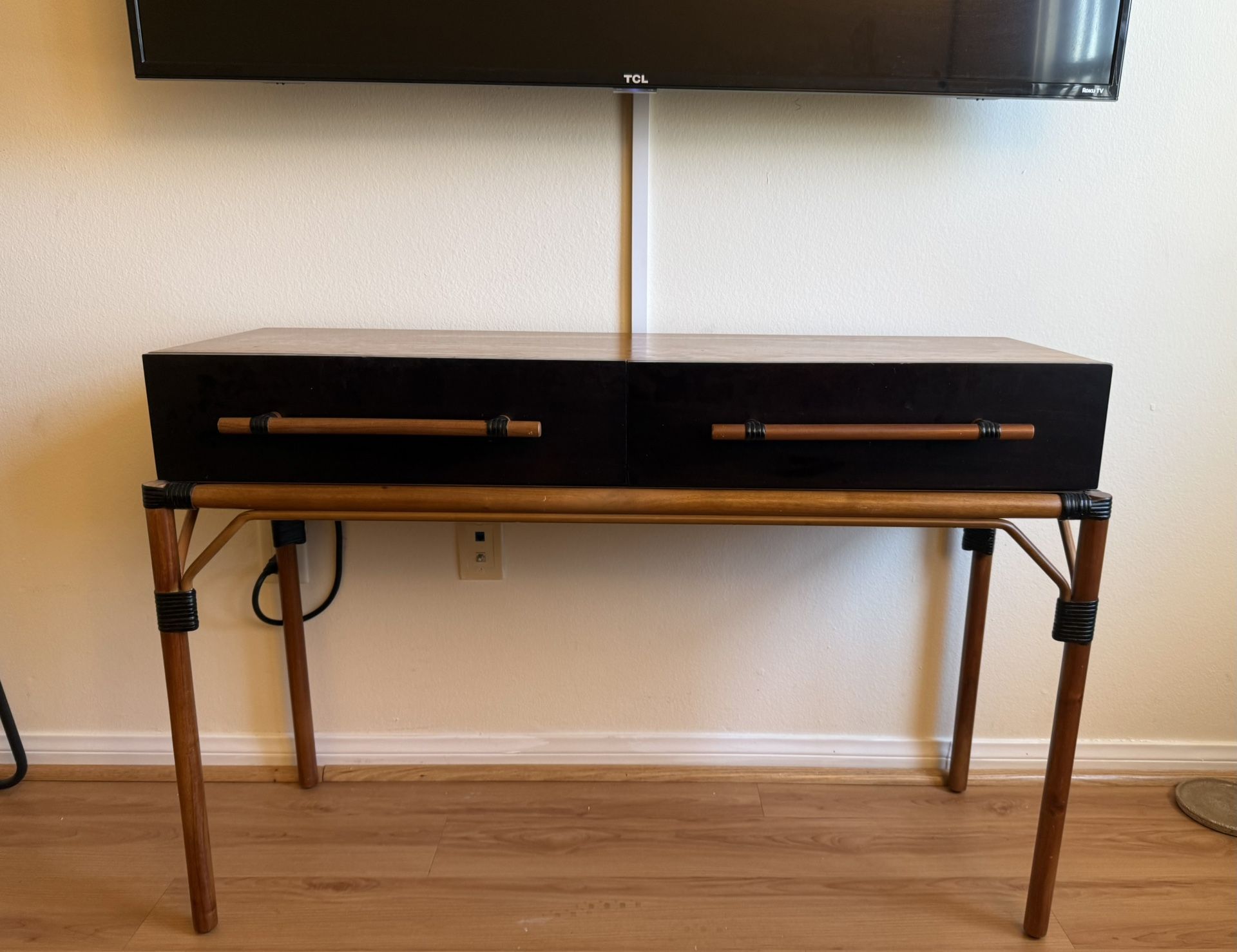 Console table With Storage