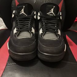Jordan 4 White Thunder