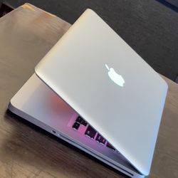 Apple MacBook Pro Retina Display Intel dual core i5 processor 8GB RAM 256GB SSD STORAGE DRIVE $220 