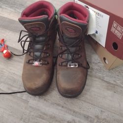 Avenger work boots size 13
