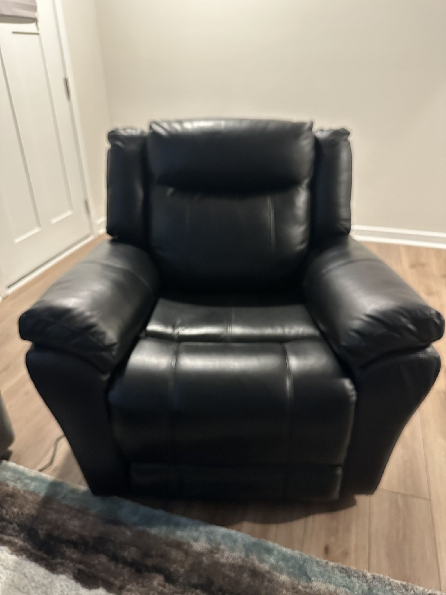 Super Comfortable Recliner