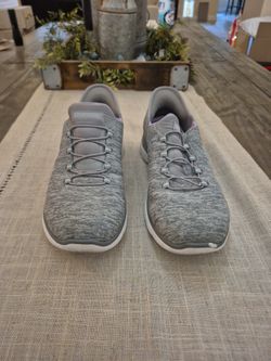 Sketchers Slip In SNEAKERS