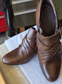 BORN Leather Buckle Shoe