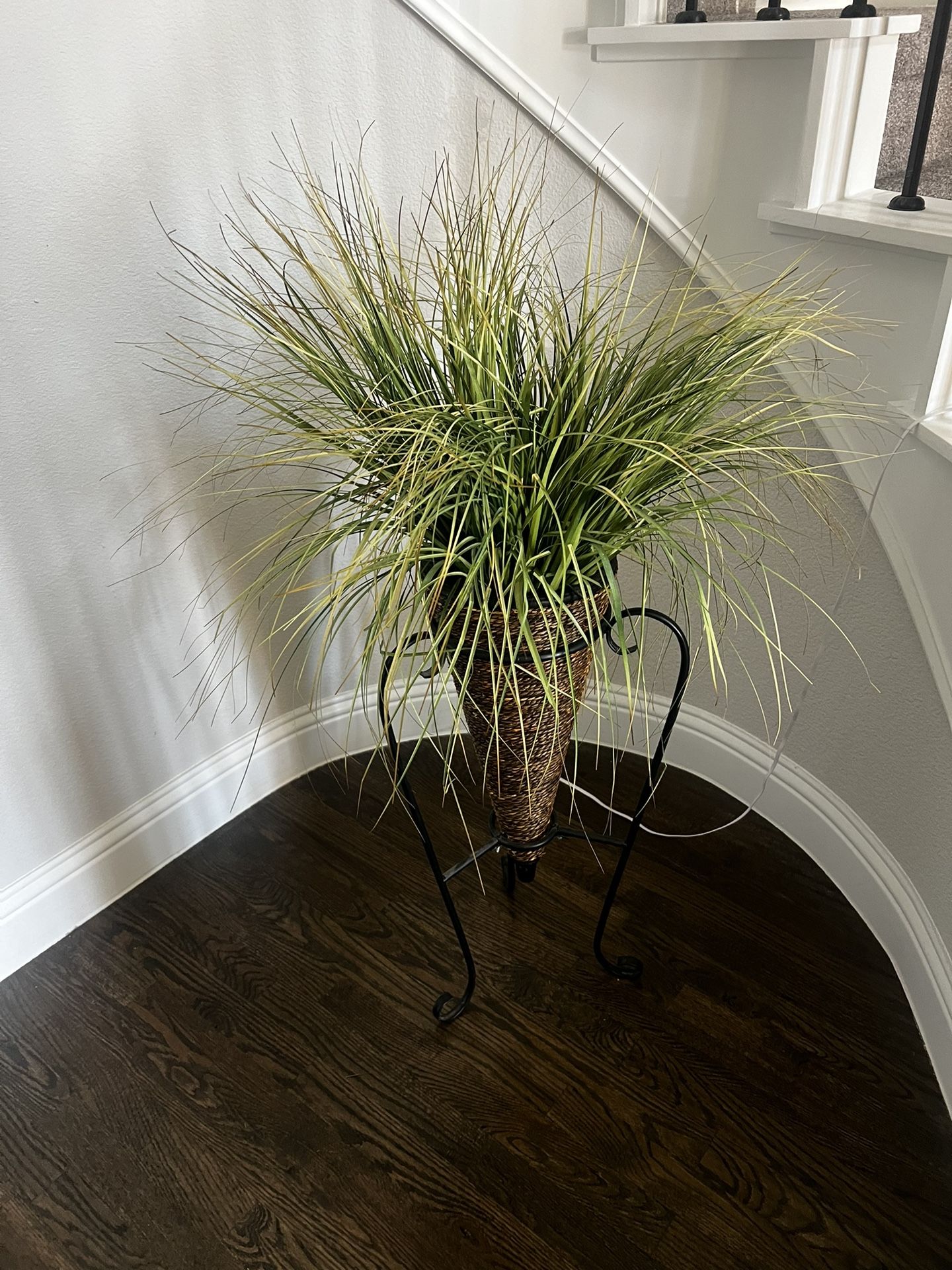 Foyer fake plant stand