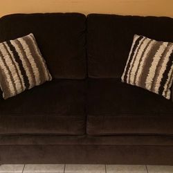 Sofa and loveseat set