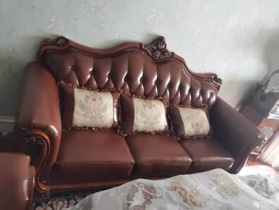Leather sofa set