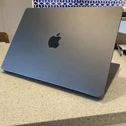 2023 Apple MacBook Pro 14” M2 Pro 16GB Ram 1TB