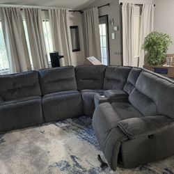 FREE RECLINING 6-SEATER MODULAR COUCH 