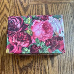 1994 Tri-Coastal Design Roses Jewelry Trinket Box 5.25“ X 3.5“ X 3“