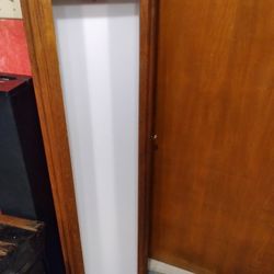 4' Oak 2 Bulb fluorescent light For Kichen, laundry Room,where Ever. Excellent Shape 