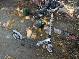 Hurtle kick scooter