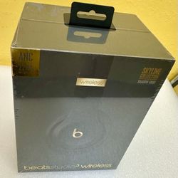 Brand new - Beats Studio3 Wireless Over-Ear Noise Cancelling Headphones - Shadow Gray
