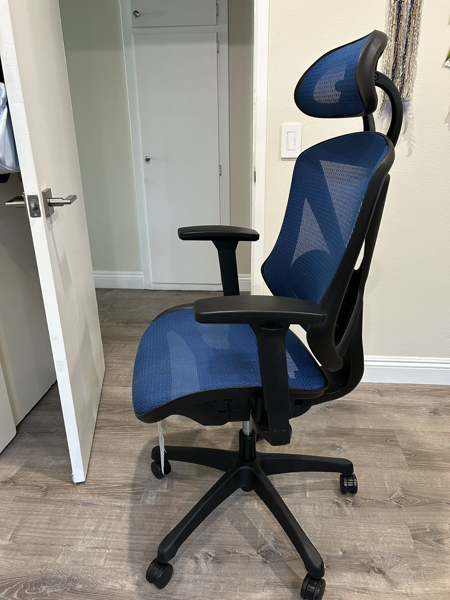 Staples Dexley Ergonomic Office Chair