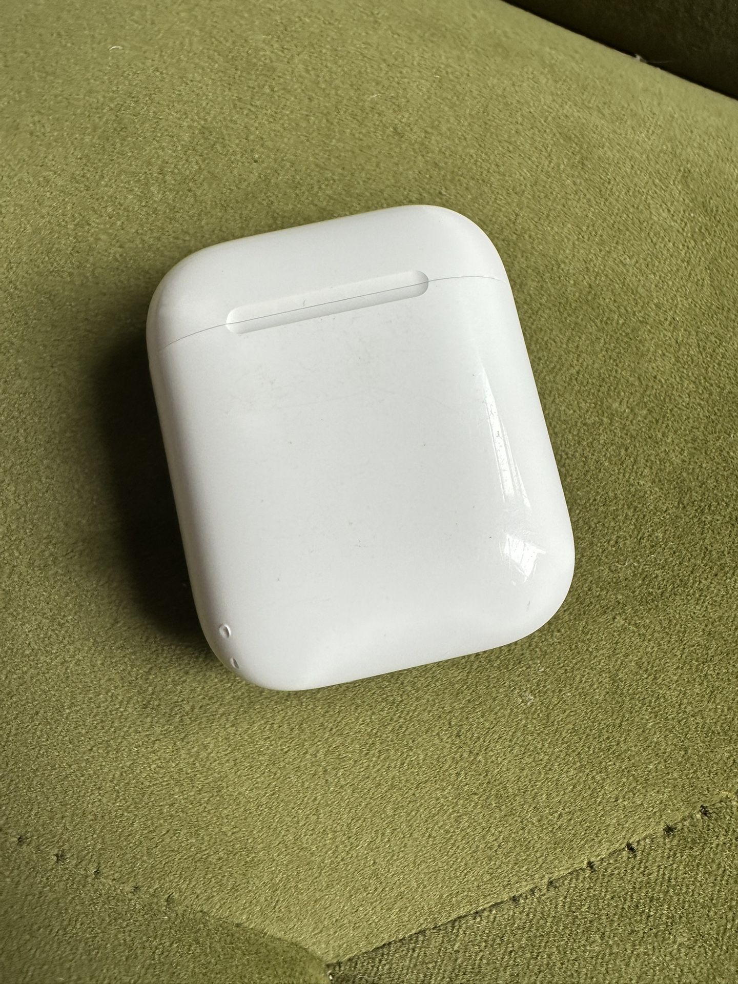 White Airpods case