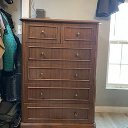 6 Drawer Wooden Dresser 