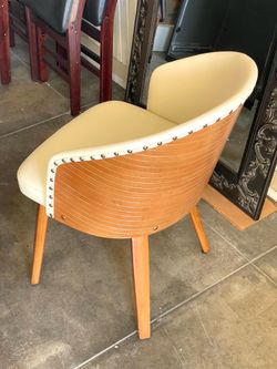 Accent chair