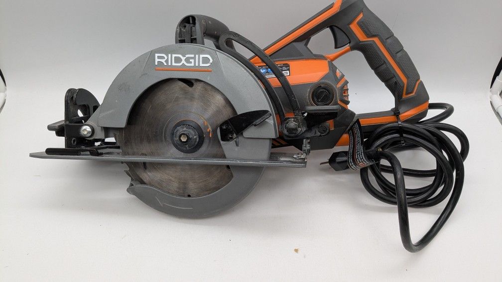 Ridgid (R32104) THRUCOOL 15 Amp 7-1/4 In Worm Drive Circular Saw