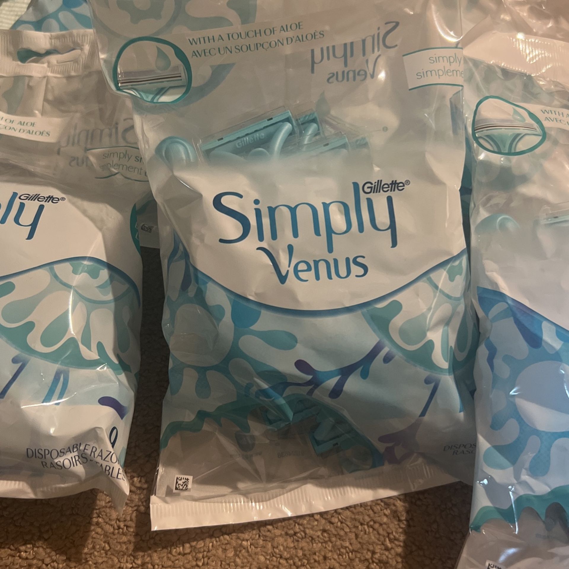 6 Bags Of Venus Simply Disposable Razors 50% Off