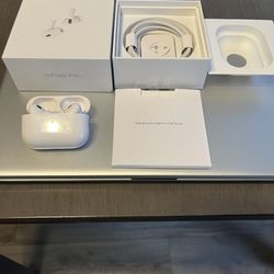 NEW IN BOX AIRPODS 3 Generation 