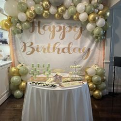 Gold And Green Balloon Arch 