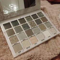 Jeffree Star Cosmetics Cremated Eyeshadow Pressed Pigment Palette