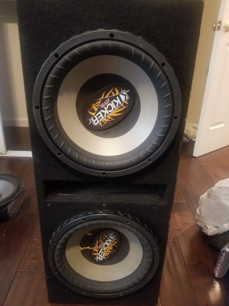 OG 2 Kicker CVR 12IN Subwoofers in a competition ported box.