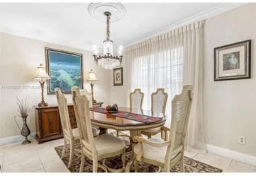 Traditional Dining Room Set – Great Project Piece