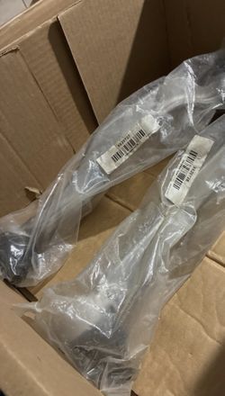 2 Front Control Arms