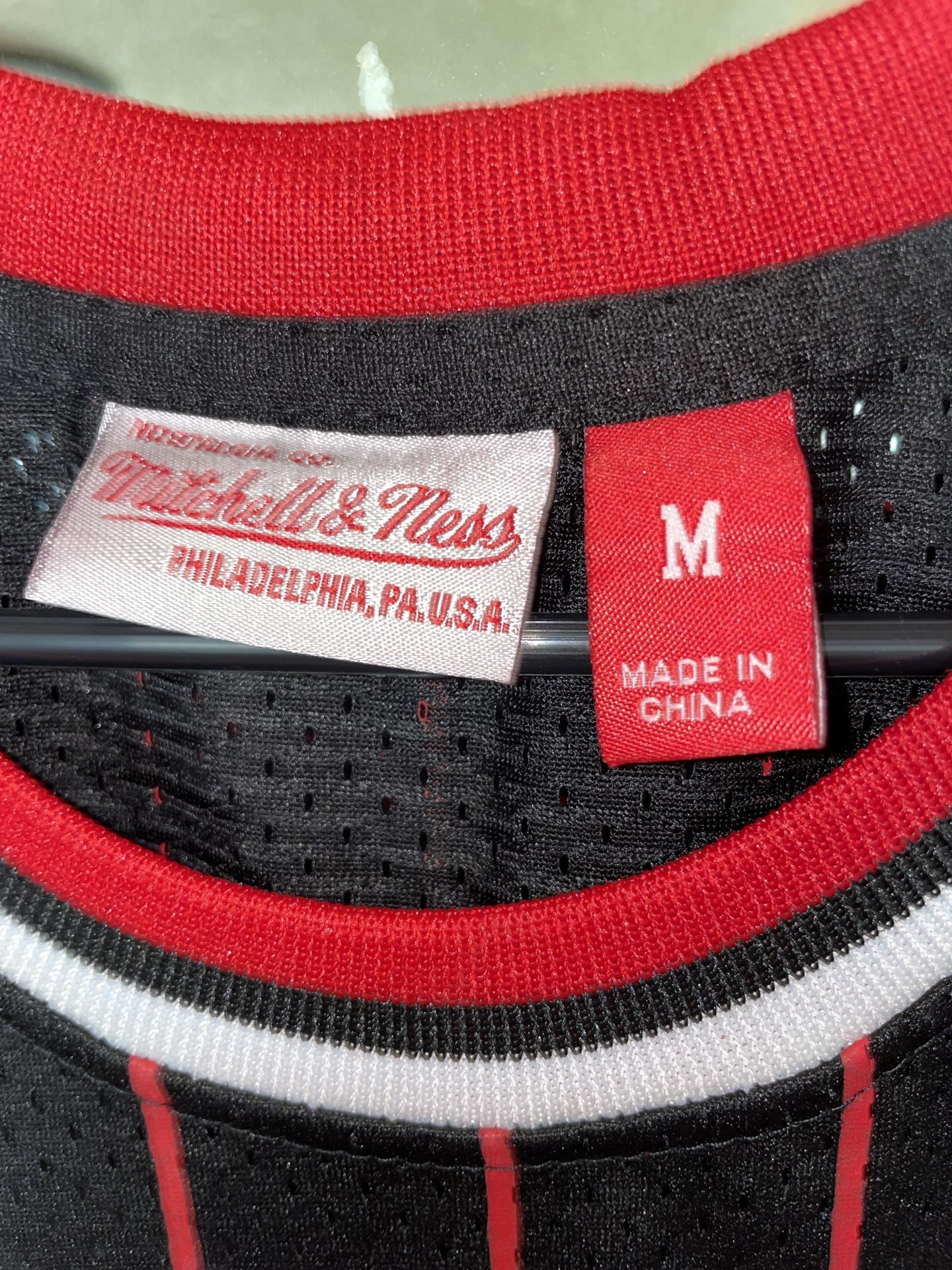 NWOT Mitchell & Ness Chicago Bulls Alternate 1996 97 Michael Jordan Jersey MED Fan shop