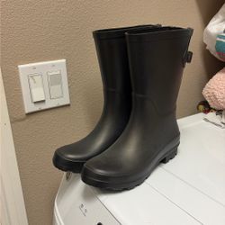 Women Size 7 Rain Boots 