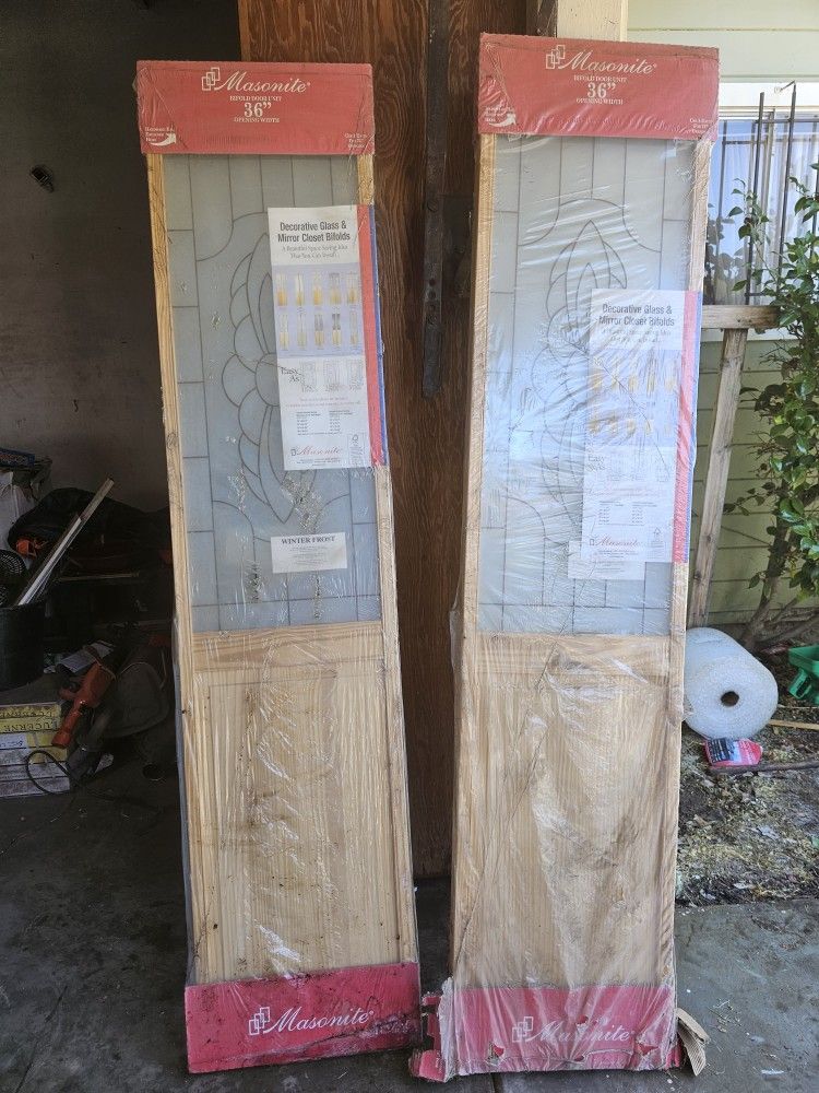 2 Mansonite Bifolding Doors