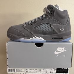 Gradeschool Jordan Retro 5 Size 4.5y Wolf Grey