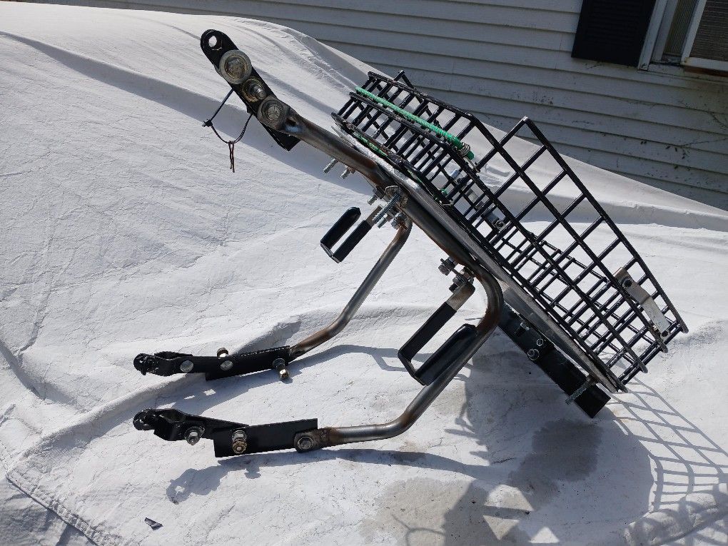 rear bycle logage rack holds alot