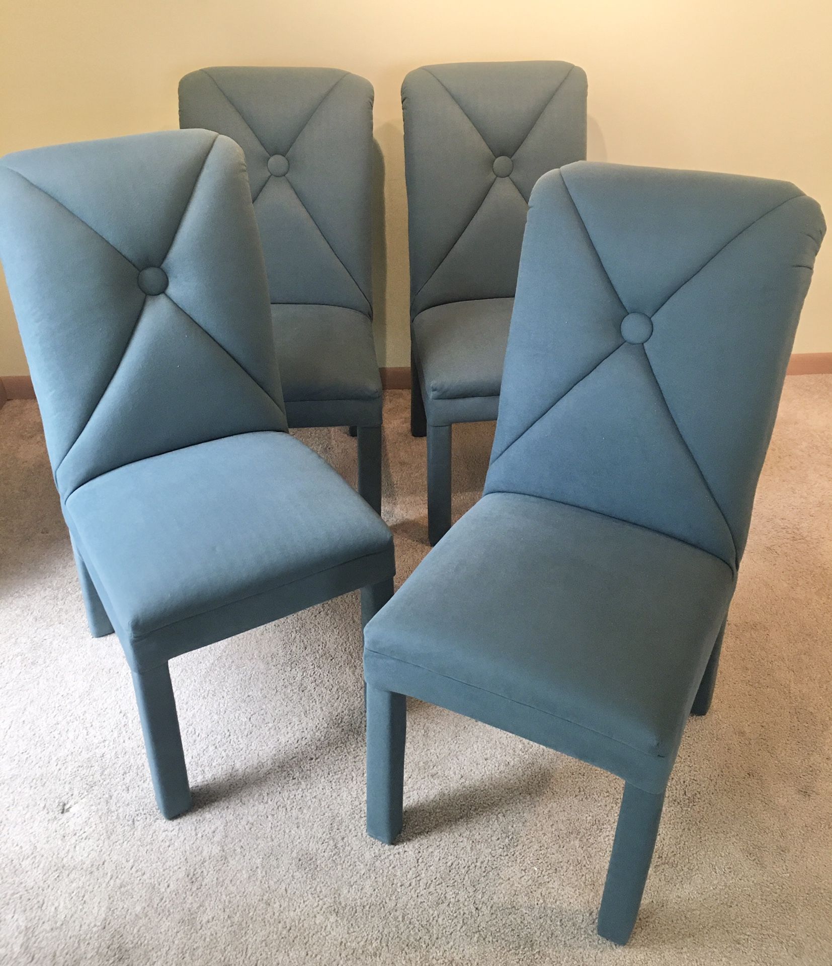 4 Dining Chairs Excellent Condition Parson Chairs