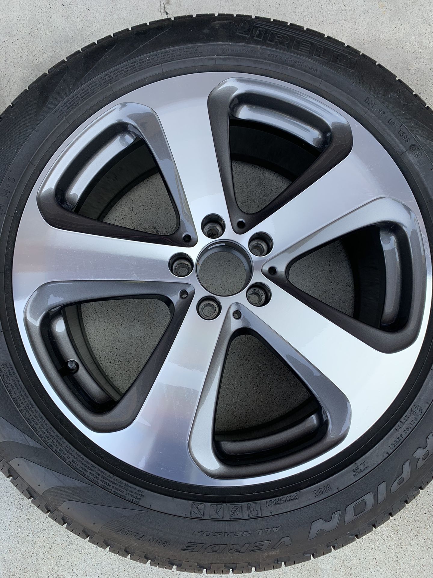 Mercedes-Benz 19 inch rims and tires