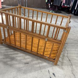 42”x26” VINTAGE ANTIQUE wooden playpen p/u Willow Grove PA 