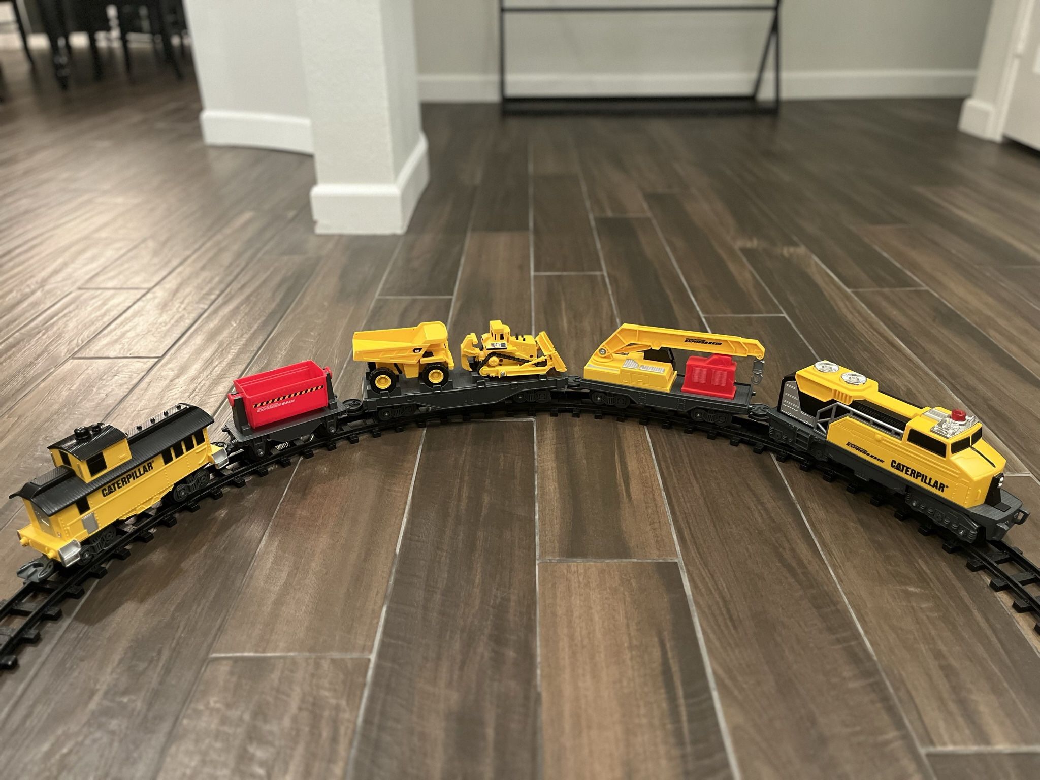 Caterpillar CAT Construction Express Motorized Toy Train Set