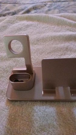 Charge holder for iPhone airpods Apple watch
