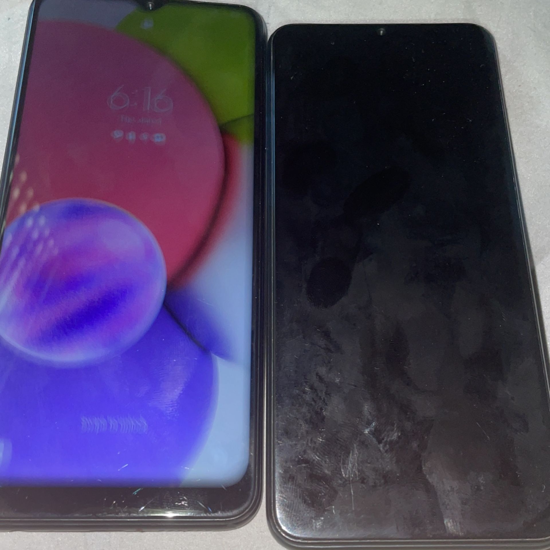 2 Samsung Galaxy